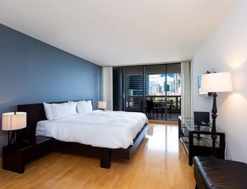 Modern Long Stay Apt | Bayview Balcony | StayCozy 3