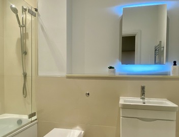 Modern & Luxury Flat 3