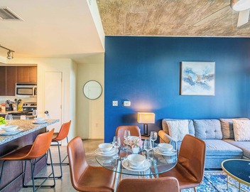 Modern PHX Apt w/Pool, Gym, Balcony + W/D 4