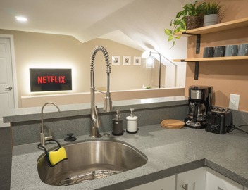 Modern Private Unit - Mins away from Everything in Pasadena! 2