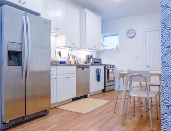 Modern & Spacious 4-Bedroom Apartment in Roxbury 4