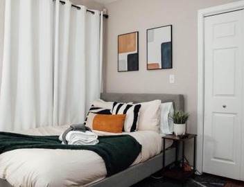 Modern & Spacious Stay by Northwestern Hospital Bronzeville 4