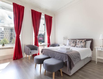 Modern Studio Apartment in prime central location 2
