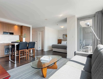 Modern Studio Suite in Yaletown w/Access to Pool 2