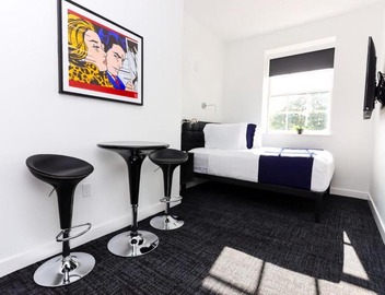 Modern Suite in Fenway Neighborhood 3