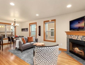 Modern Townhouse near DT Seattle & Stadium Parking 3