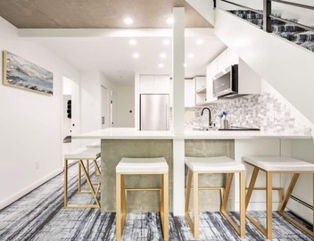 Modern & Unique Pearl street condo 4