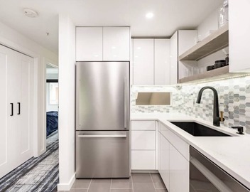 Modern & Unique Pearl street condo 5