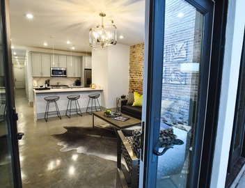 Modern Vacation Rental in New Orleans CBD: Patio + Walk to French Quarter 3
