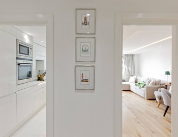 Modern Westminster Flat with Balcony Views, Walk to Big Ben & West End 5