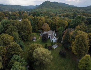 Mohawk Mountain Retreat: 5 Mins to Skiing 5
