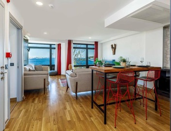 Monnas Bosphorus 5