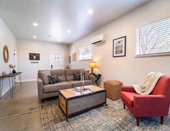 Morrison Getaway - 2BR House BBQ Free Parking 3