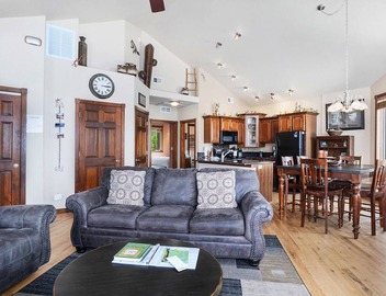 Mount Chiquita 10A - 2 Br Condo with Private Hot Tub - Lake and Mountain Views 5