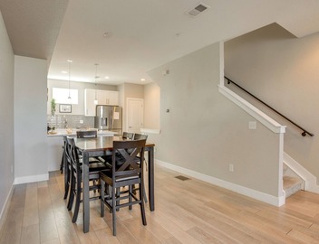 Mountain-view Rooftop Deck: Denver Townhome 2