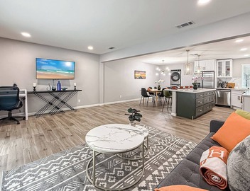Mountain Views and Breeze Spacious Home with In law Suite 20 mins Ventura Beach 2
