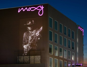 Moxy Austin - University 5