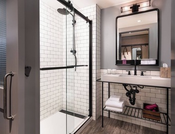 MOXY Seattle Downtown 3