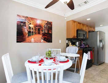 Multi-Level 2BR-Fast WiFI-Free Parking!-CM1 3