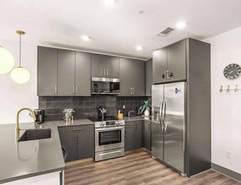Muse-ic City Luxury - Entire Apt 5 min to Broadway 5