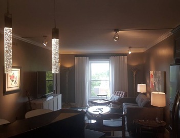 Music Row condo - NASHVEGAS! Guitar Swimming Pool. Cool-Comfortable-Modern! 3