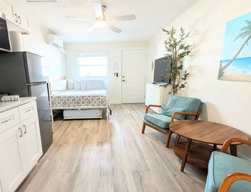 MySunsetView 6 Unit3 Studio+Pool 3min to Beach 2