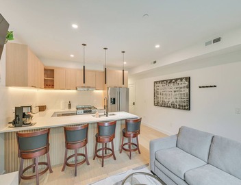 Near Biotechs & MIT: Cozy Condo w/Fireplace 5