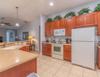 Near Disney and USTA tennis campus - Pool Villa on the Lake - Stunning Views! 2