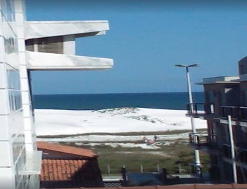 Near Praia do Forte, Wi-Fi and parking available! Quiet neighborhood! Less than 100 meters from the beach! 4
