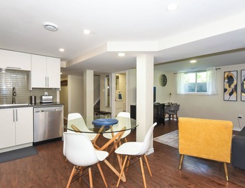 Nepean | Modern | Lower unit | Sleeps 6 | 3 beds, 1 bath 3