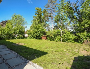 Nepean | Modern | Lower unit | Sleeps 6 | 3 beds, 1 bath 4