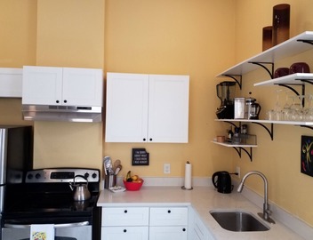 New apt in center of New Orleans! Great location for travel nurse/professionals! 2