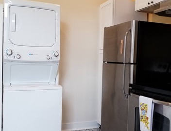 New apt in center of New Orleans! Great location for travel nurse/professionals! 4