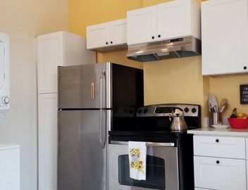 New apt in center of New Orleans! Great location for travel nurse/professionals! 5