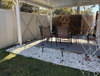 New, Cozy & peaceful stay, 30 minutes from New Orleans. Family and pet friendly! 4