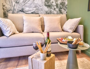NEW Eiffel Tour ! Splendid 2BR & 1 BR Apts in the Heart of Paris 4