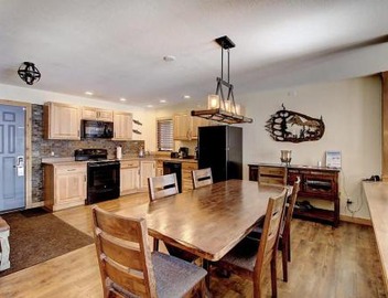 New Listing - Slopeside condo with Private Hot Tub 4