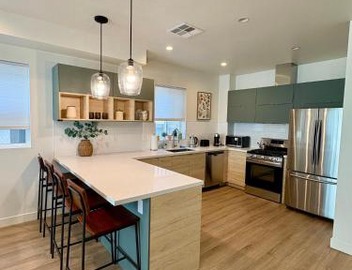 New Luxe 3B 3Bath Townhouse 4