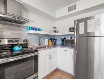 New! Modern King Suite Steps to the Beach! 2