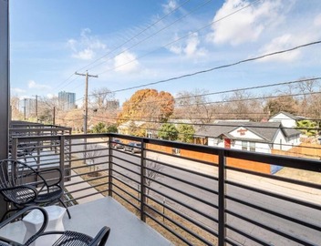 NEW Modern Urban Condo in Vibrant Downtown East ATX - Prime Location! 4