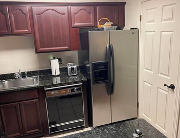 NEW ORLEANS ! BEAUTIFUL, SECURE, GREAT LOCATION, BY LAKE PONCHATRAIN! AMENITIES! 2