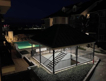 NEW ORLEANS ! BEAUTIFUL, SECURE, GREAT LOCATION, BY LAKE PONCHATRAIN! AMENITIES! 4