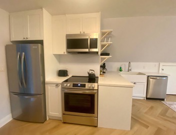 Newly Available 3rd-Floor Suite with Beach & Lake Access 5