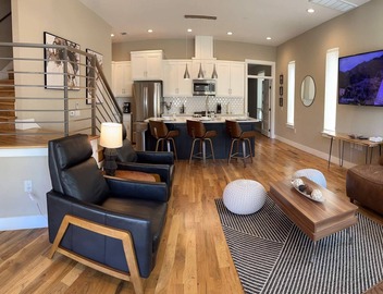 Newly Built Poolside Home w Balcony BBQ 2