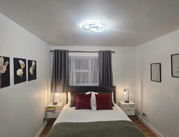 Newly Refurbished Apartment, Central London, Free Parking & Fast Wi Fi 4