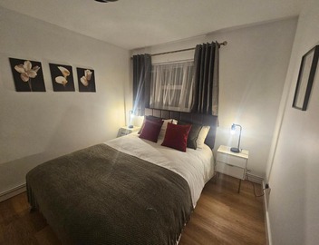 Newly Refurbished Apartment, Central London, Free Parking & Fast Wi Fi 3