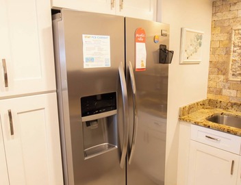 Newly remodeled - Luxurious Gulf front 3BD/2BA condo w/private balcony 2