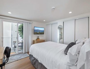 Newly Renovated 1BR Suite, Patio BBQ, Fire Pit 3