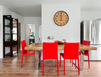 Newly Renovated 2-Bedroom Haven with Private Garden 4