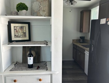 Nice two bedroom home near, beach, So-fi & LAX 2